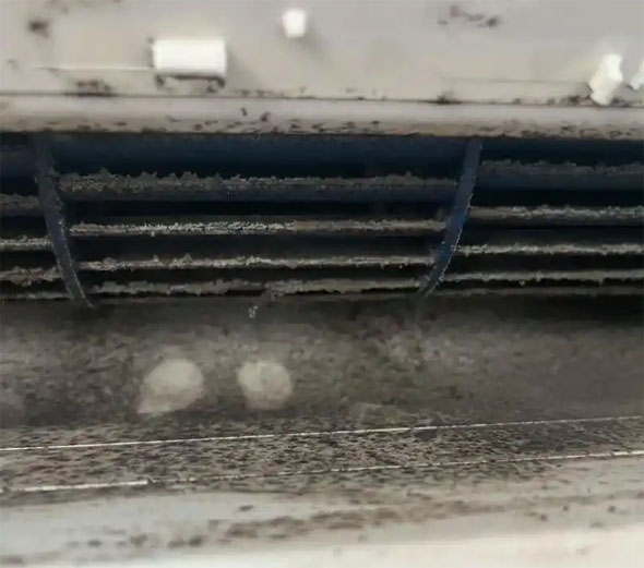 四平市空调吹的风有股烧焦味是怎么回事